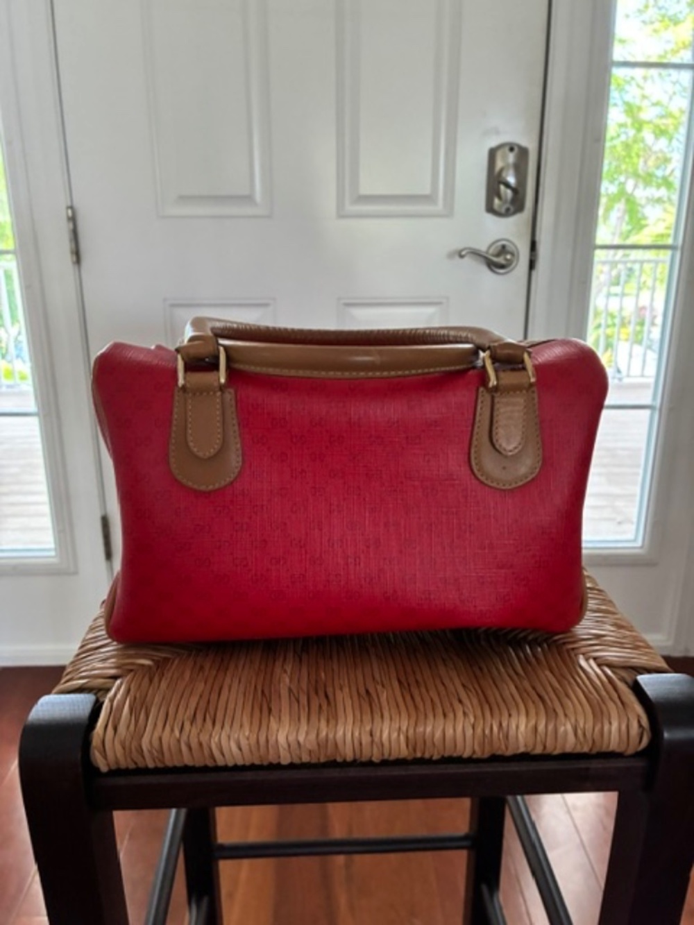 RED LEATHER GUCCI "BOSTON" BAG FROM THE "ACCESSORY" COLLECTION. EXCELLENT SHAPE